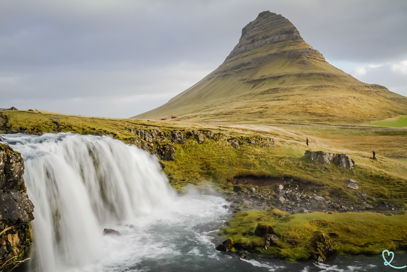 montagna-kirkjufell-cascate-islanda it